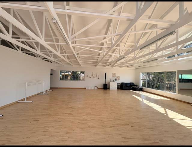 139M² OFFICE TO LET IN KYALAMI